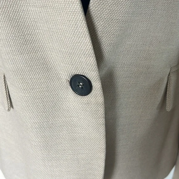 Zara stylish blazer. - Picture 3 of 6